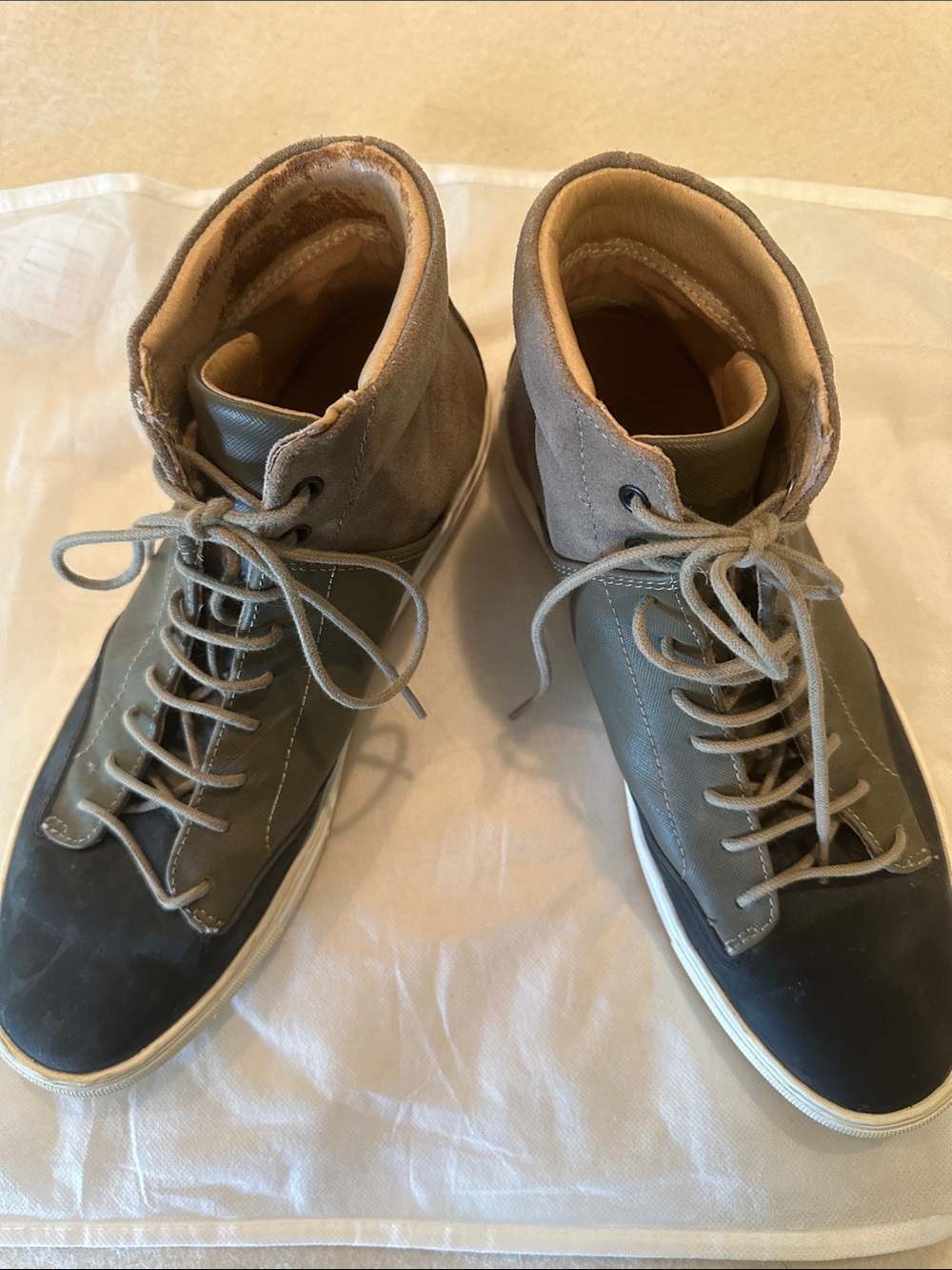Men's TCG High-Top Casual Sneakers in Olive and Black Sz 43/10